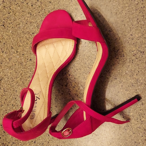 High Heels - Picture 2 of 5